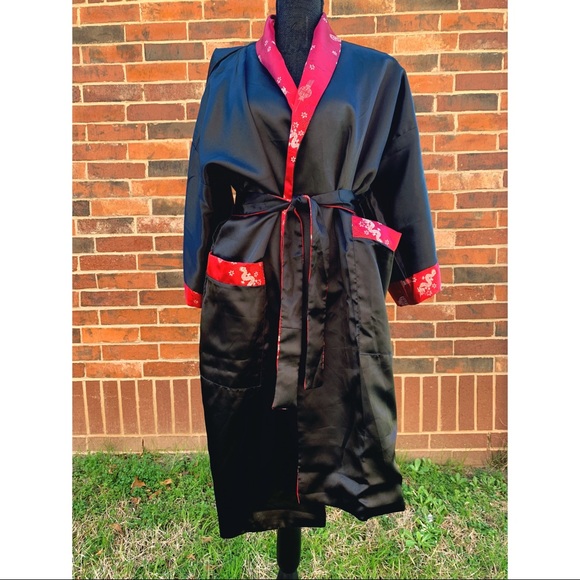 ❌SOLD❌ Asian Reversible Robe - Picture 3 of 7